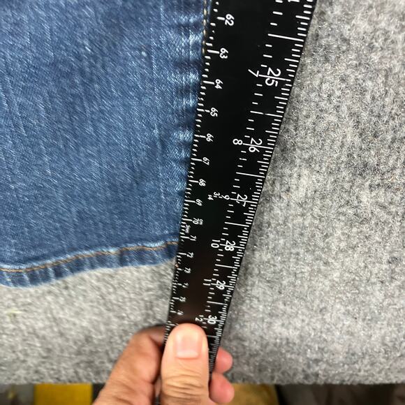 Chico's Jeans Womens Size Medium Wash Blue Straight Leg Denim Stretch Casual - Picture 3 of 9
